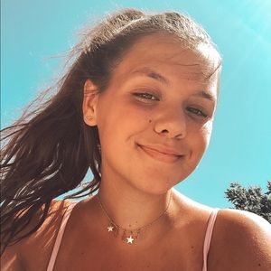 Meet your Posher, Ava